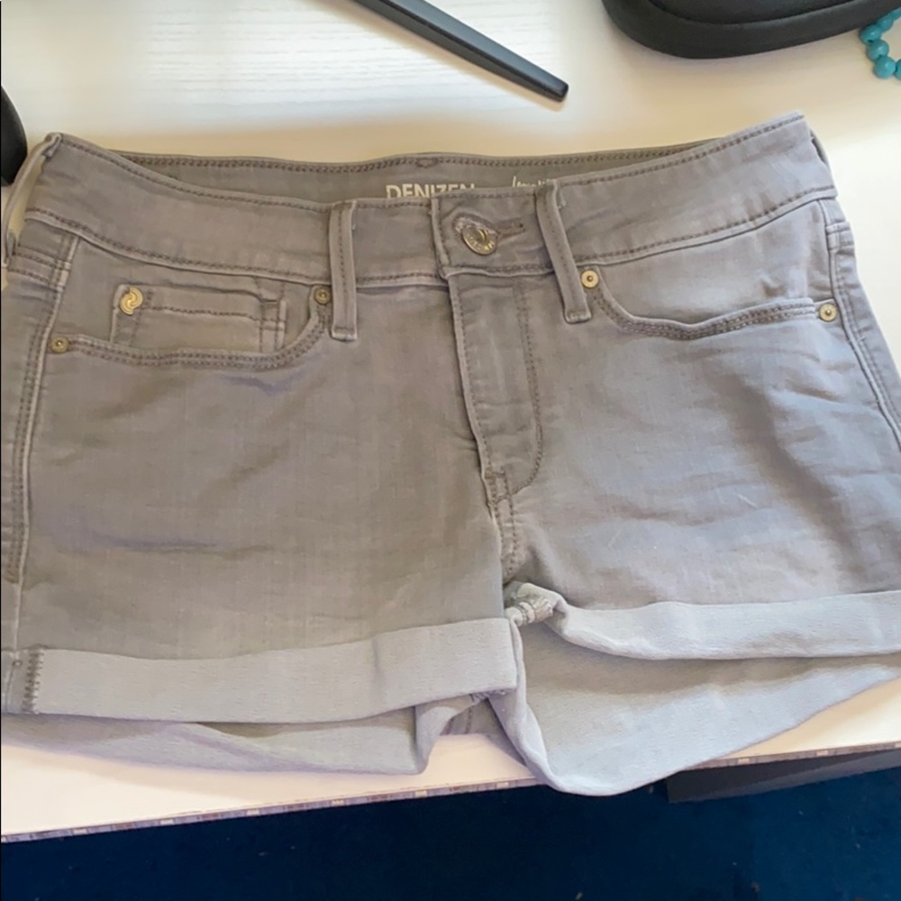 Grey shorts